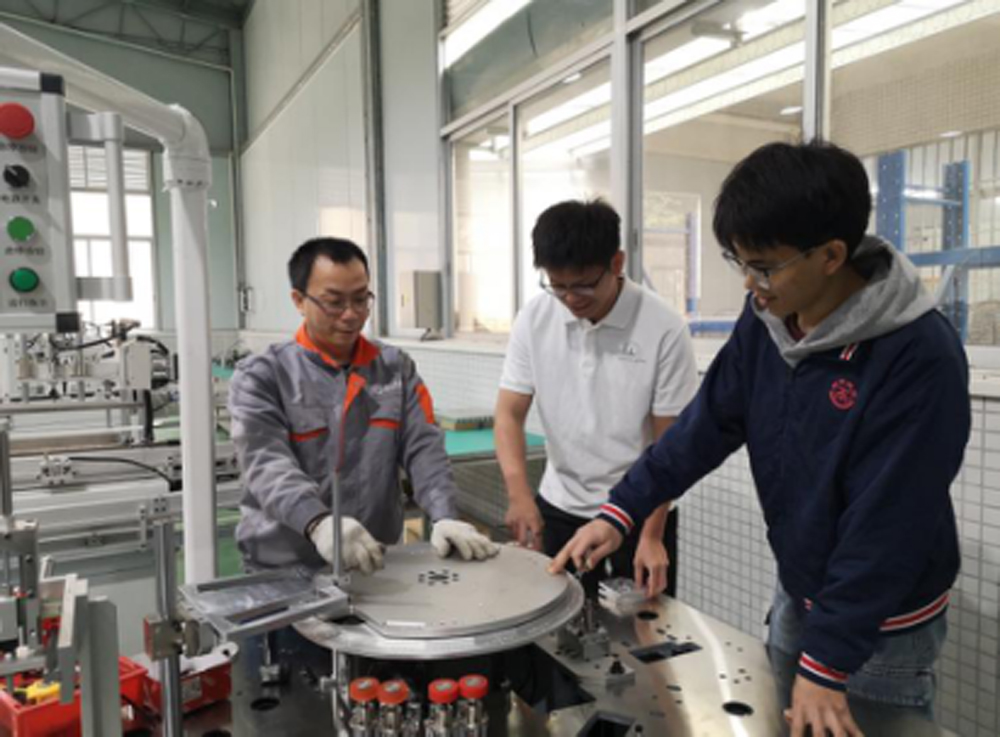 南大机器人产业学院教学活动1