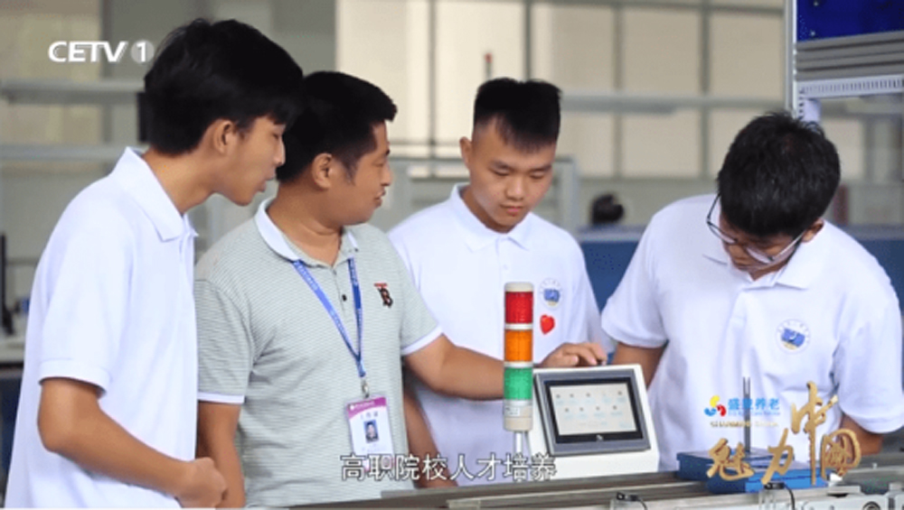 南大机器人产业学院教学活动3